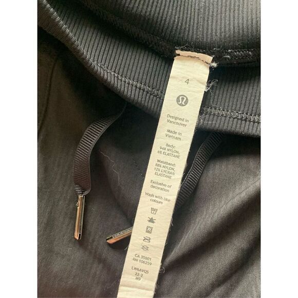 49 LULULEMON DANCE STUDIO BLACK UNLINED CROP CAPRI JOGGERS PANTS sz 4 - Picture 5 of 8